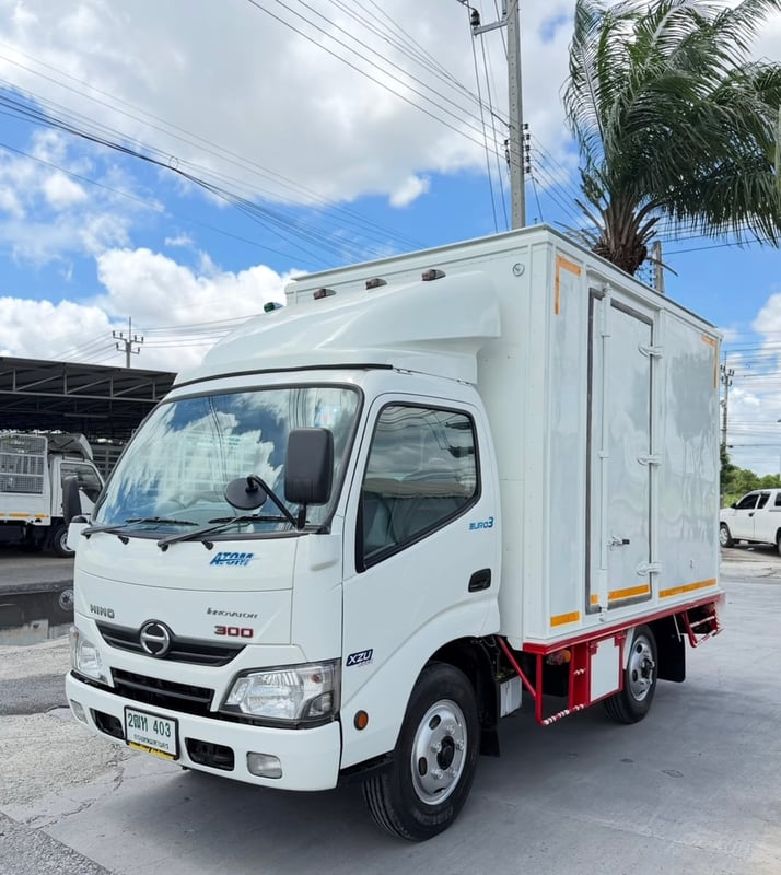 HINO XZU 136แรงม้า รถบรรทุก 4ล้อ ตู้แห้ง ปี2020