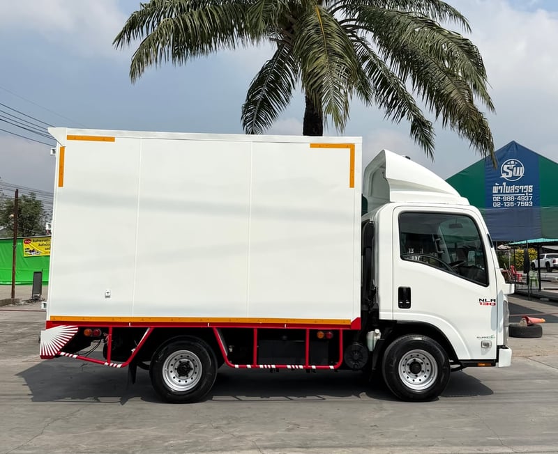 ISUZU NLR 130แรงม้า (รถบรรทุก 4ล้อไม่ติดเวลา) ตู้แห้ง ปี 2559