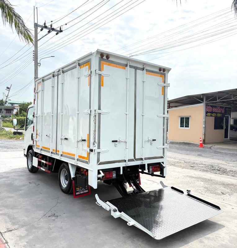 ISUZU NLR 130แรงม้า รถบรรทุก 4 ล้อไม่ติดเวลา ตู้แห้งท้ายลิฟท์ ปี 2562 เลขไมล์ 62,730 กม. ISUZU NLR 130แรงม้า รถบรรทุก 4 ล้อไม่ติดเวลา ตู้แห้งท้ายลิฟท์ ปี 2562 เลขไมล์ 62,730 กม.