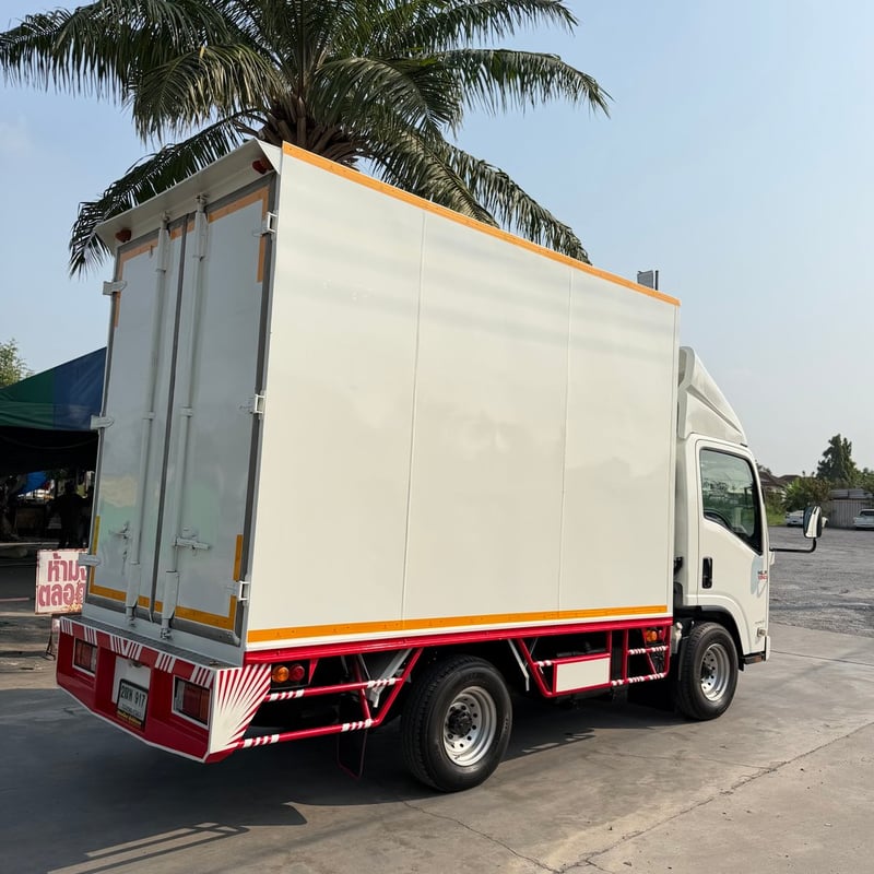 รถ ISUZU NLR 130 แรง ปี 2562  รถห้างแท้  (4 ล้อไม่ติดเวลา) มือเดียว สวยมาก