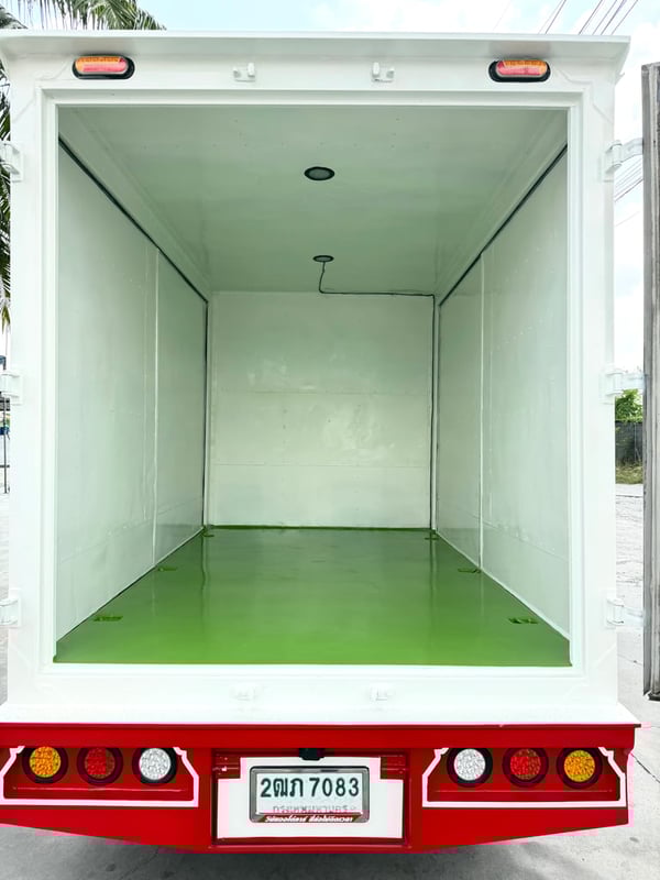 ISUZU NLR 130แรงม้า  4ล้อไม่ติดเวลา ตู้แห้ง 10 บาน  ปี2019 ไมล์ 95,000