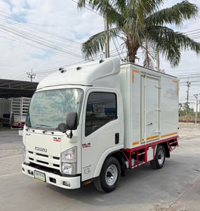 ISUZU NLR 130 แรงม้า รถบรรทุก 4 ล้อไม่ติเวลา ตู้แห้ง ปี2016 ISUZU NLR 130 แรงม้า รถบรรทุก 4 ล้อไม่ติเวลา ตู้แห้ง ปี2016