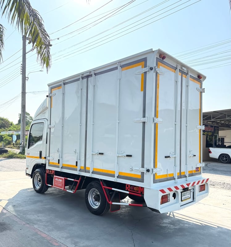 รถเข้ามาใหม่ สวยๆ ปีใหม่ ไมล์ 53,000  รถ ISUZU NLR 130 แรง ปี 2564 (รถห้างแท้ ) (4 ล้อไม่ติดเวลา) รุ่นใหม่  ไมล์น้อย  รถสวย  มือเดียว