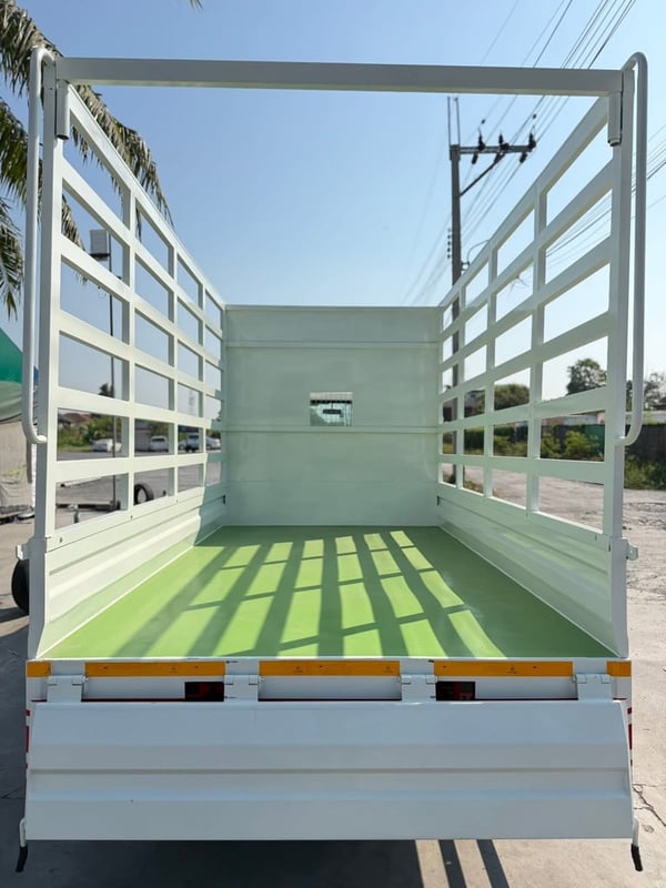 ISUZU NLR 130 แรงม้า รถบรรทุก 4 ล้อไม่ติดเวลา กระบะเหล็กคอกสูง ปี2018 ISUZU NLR 130 แรงม้า รถบรรทุก 4 ล้อไม่ติดเวลา กระบะเหล็กคอกสูง ปี2018