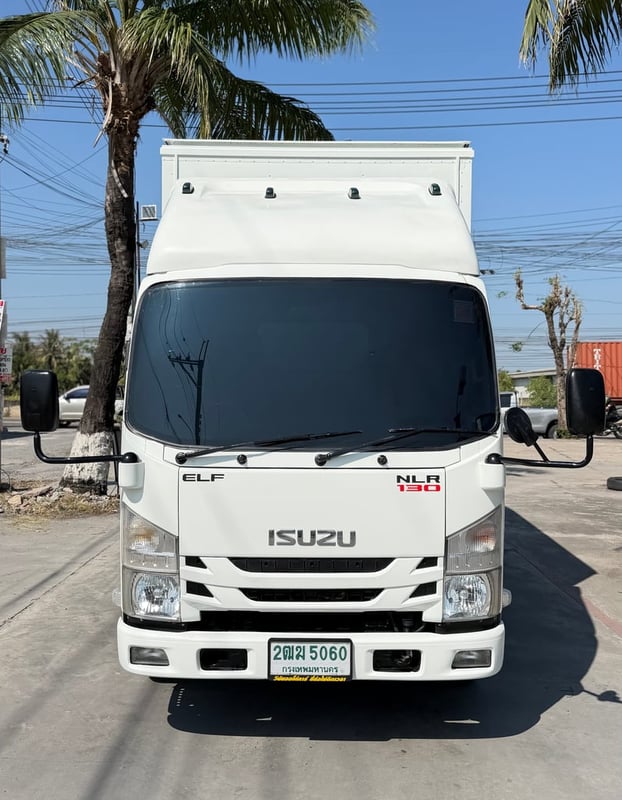 รถ ISUZU NLR 130 แรง ปี 2560 รถห้างแท้(4 ล้อไม่ติดเวลา) ตู้แห้ง ยาว 3.30 ม. กว้าง1.85 ม. 