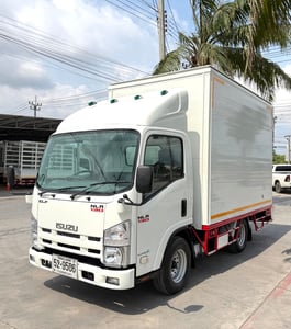 รถ ISUZU NLR 130 แรง ปี 2555 รถห้างแท้  (4 ล้อไม่ติดเวลา) ตู้แห้ง #ยาว 3.30 ม.#กว้าง 1.90 ม.