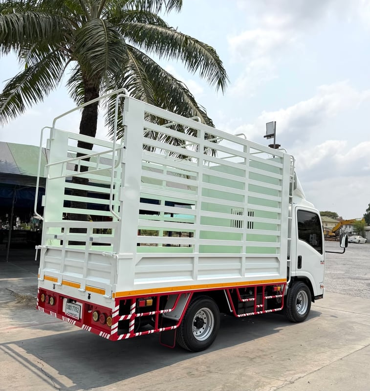 รถ ISUZU NLR 130 แรง ปี 2565  รถห้างแท้ (4 ล้อไม่ติดเวลา) #กะบะคอกสูง #ยาว 3.30 ม.#กว้าง 1.90 ม. รถสวย มือเดียว
