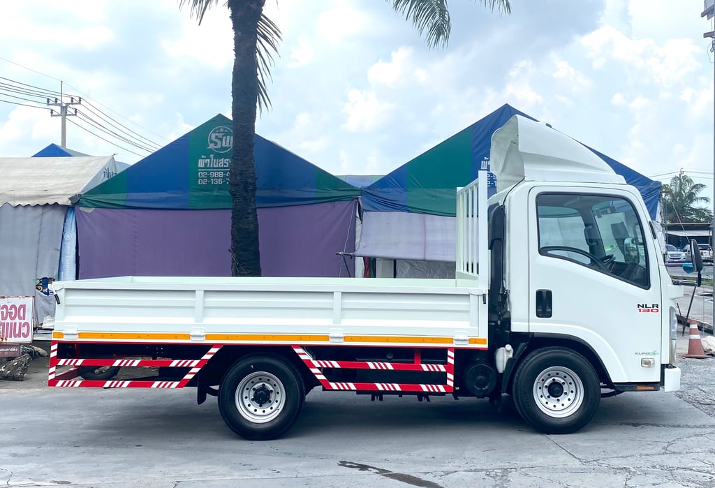 รถ ISUZU NLR 130 แรงม้า ปี 2560 รถบรรทุก 4 ล้อ กระบะเหล็ก ยาว 3.50 ม.