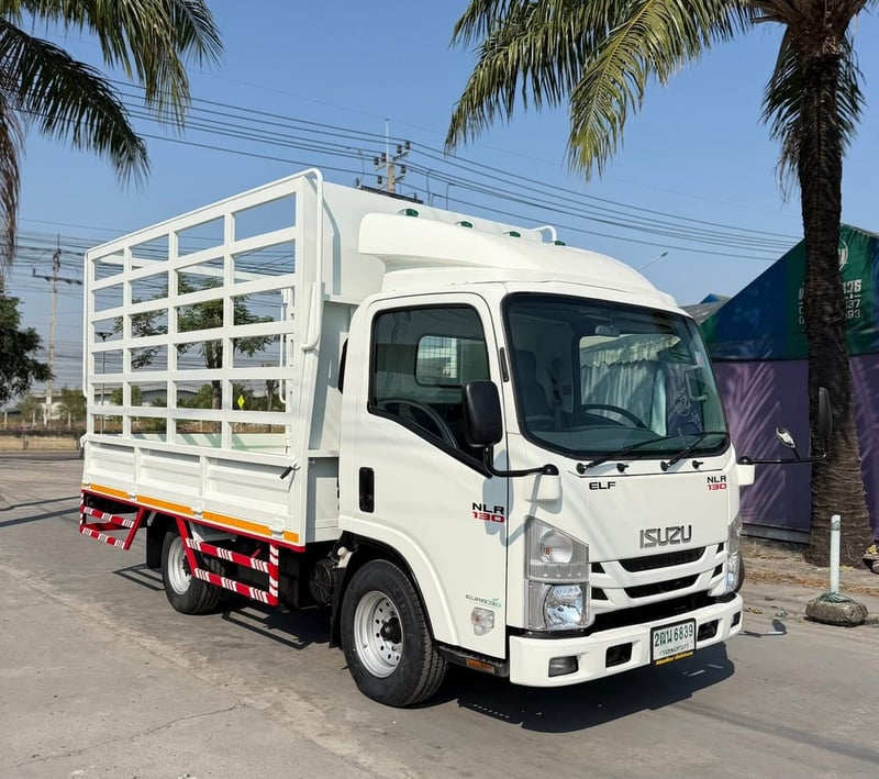 ISUZU NLR 130 แรงม้า รถบรรทุก 4 ล้อไม่ติดเวลา กระบะเหล็กคอกสูง ปี2018 ISUZU NLR 130 แรงม้า รถบรรทุก 4 ล้อไม่ติดเวลา กระบะเหล็กคอกสูง ปี2018