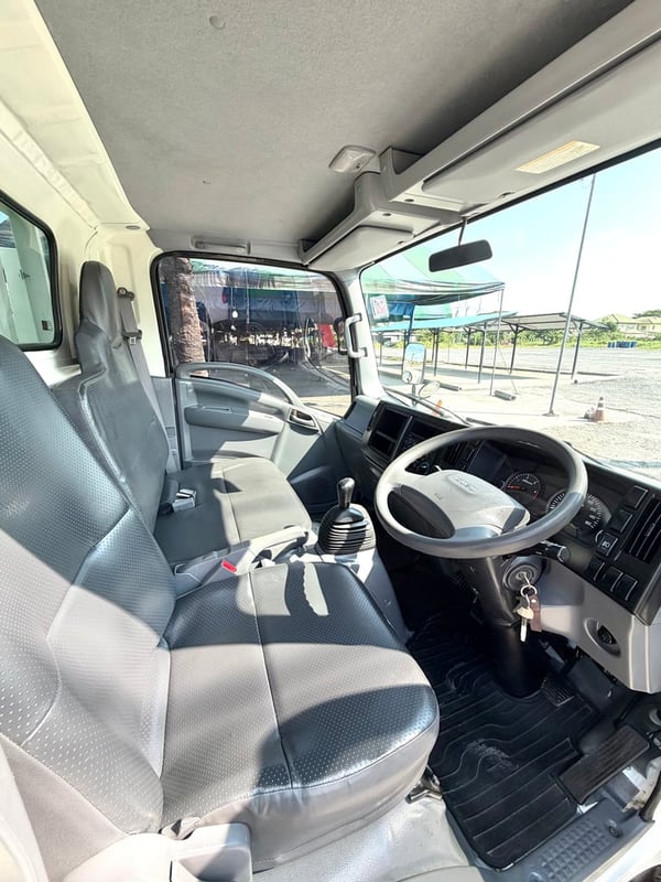 รถ ISUZU NLR 130 แรง ปี 2565   (รถห้างแท้ ) (4 ล้อไม่ติดเวลา)  รุ่นใหม่  ไมล์น้อย กะบะเหล็กคอกสูง ยาว 3.50 ม.