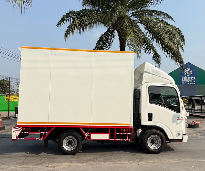 รถ ISUZU NLR 130 แรง ปี 2562  รถห้างแท้  (4 ล้อไม่ติดเวลา) มือเดียว สวยมาก