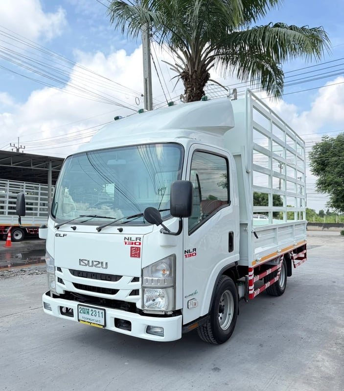 รถ ISUZU NLR 130 แรง ปี 2563 (รถห้างแท้ ) กะบะเหล็กคอกสูง  ยาว 3.50 ม.มือเดียว รถสวยมาก