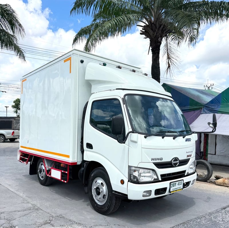 HINO XZU 136แรงม้า รถบรรทุก 4ล้อ ตู้แห้ง ปี2020