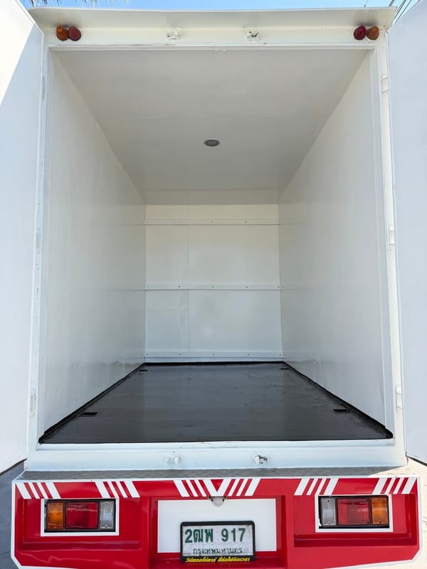 รถ ISUZU NLR 130 แรง ปี 2562  รถห้างแท้ ตู้แห้ง ยาว 3.20 ม.กว้าง 1.85 ม.สูง 2.10 ม.