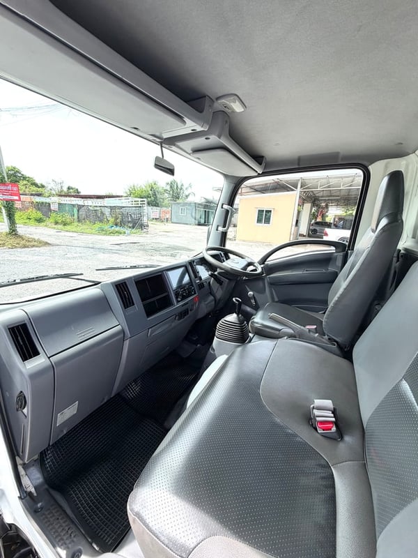 รถ ISUZU NLR 130 แรง ปี 2555 (รถห้างแท้ ) (4 ล้อไม่ติดเวลา) กะบะคอกสูง ยาว3.50 ม. กว้าง1.90 ม. สูง 2.00 ม. รถสวย มือเดียว รถ ISUZU NLR 130 แรง ปี 2555 (รถห้างแท้ ) (4 ล้อไม่ติดเวลา) กะบะคอกสูง ยาว3.50 ม. กว้าง1.90 ม. สูง 2.00 ม. รถสวย มือเดียว