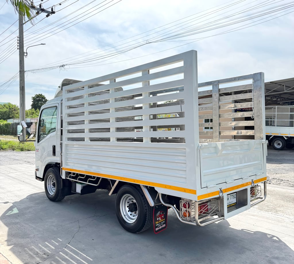 ISUZU NLR 130 แรงม้า กระบะคอกสแตนเลส  ปี 2562 ยาว 3.20 ม. ISUZU NLR 130 แรงม้า กระบะคอกสแตนเลส  ปี 2562 ยาว 3.20 ม.