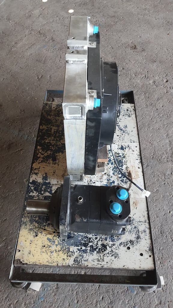 มอเตอร์ไฮดรอลิคพร้อมแผงออยคูลริ่ง มอเตอร์ไฮดรอลิคพร้อมแผงออยคูลริ่ง