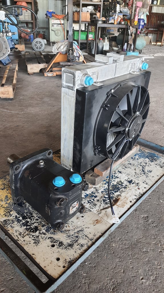 มอเตอร์DANFOSSกับแผงออยคูลริ่ง มอเตอร์DANFOSSกับแผงออยคูลริ่ง