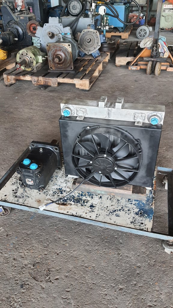 มอเตอร์ไฮดรอลิคพร้อมแผงออยคูลริ่ง มอเตอร์ไฮดรอลิคพร้อมแผงออยคูลริ่ง