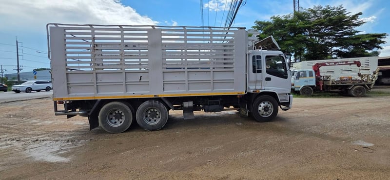 ISUZU FVM 195แรงม้า รถบรรทุก 10ล้อ กระบะคอกสูง ปี2018 ISUZU FVM 195แรงม้า รถบรรทุก 10ล้อ กระบะคอกสูง ปี2018