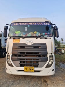 NISSAN UD QUESTER UD TRUCK รถบรรทุก หัวลาก 10ล้อ พื้นเรียบ ปี2017 เลขไมล์น้อยกว่า 800,000 กม.