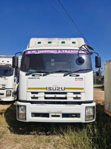 ISUZU FVM รถบรรทุก 10ล้อ ปี2018 เลขไมล์น้อยกว่า 800,000 กม.