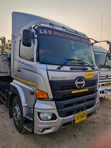 HINO FM รถบรรทุก 10ล้อ พื้นเรียบ ปี2018 เลขไมล์น้อยกว่า 800,000 กม.