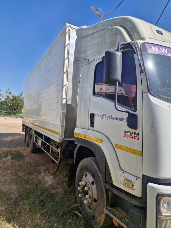 ISUZU FVM รถบรรทุก 10ล้อ ปี2018 เลขไมล์น้อยกว่า 800,000 กม.