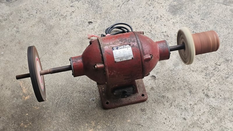 มอเตอร์ 2 แขน ขนาด ครึ่งแรง ไฟบ้าน 220v  สวยเดิมใช้ได้ปกติ