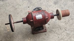 มอเตอร์ 2 แขน ขนาด ครึ่งแรง ไฟบ้าน 220v  สวยเดิมใช้ได้ปกติ