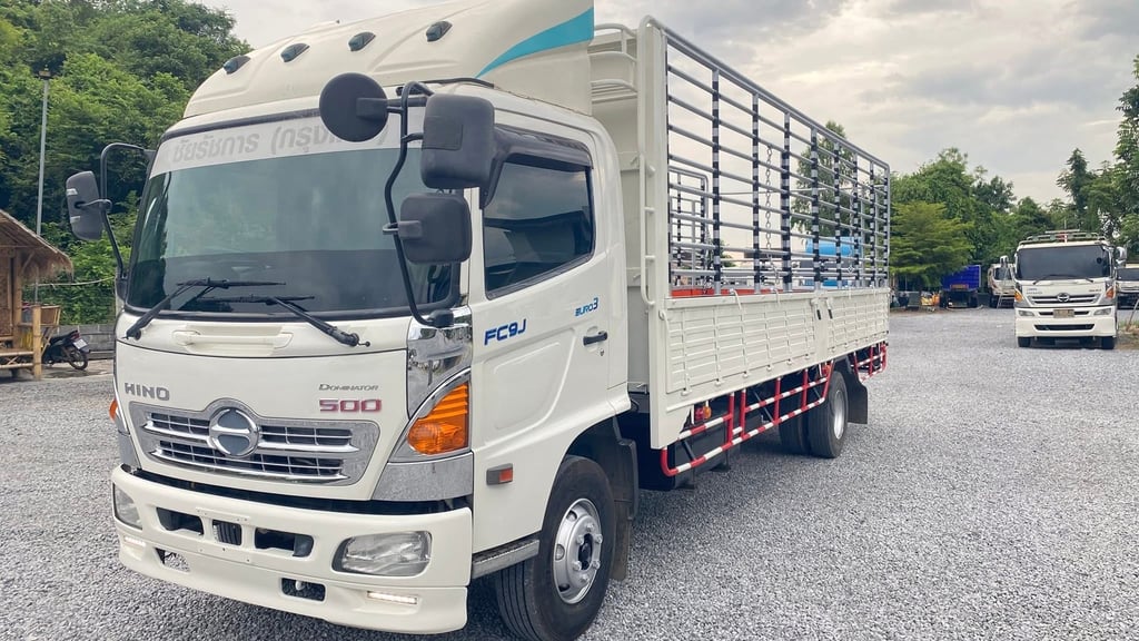 6 ล้อ Hino FC9J 210 แรง ปี 2561 กระบะยาว 6.5 เมตร 6 ล้อ Hino FC9J 210 แรง ปี 2561 กระบะยาว 6.5 เมตร
