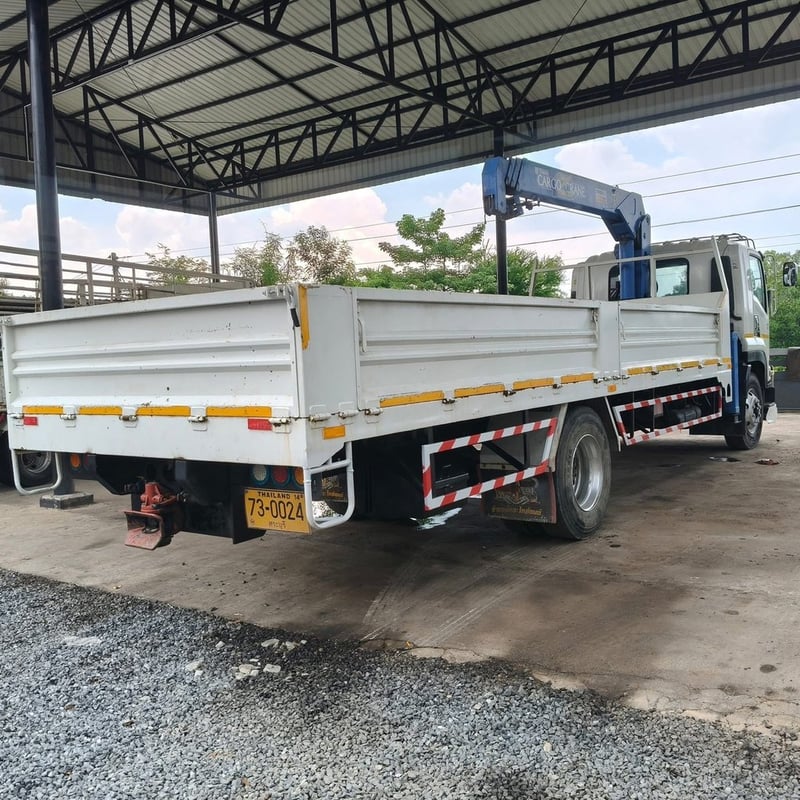 6ล้อติดเครน 5 ตัน Isuzu FTR 240 แรง ปี 2557 กระบะยาว 7.2 เมตร