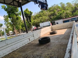 6ล้อติดเครน 5 ตัน Isuzu FTR 240 แรง ปี 2557 กระบะยาว 7.2 เมตร