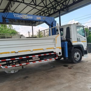 6ล้อติดเครน 5 ตัน Isuzu FTR 240 แรง ปี 2557 กระบะยาว 7.2 เมตร