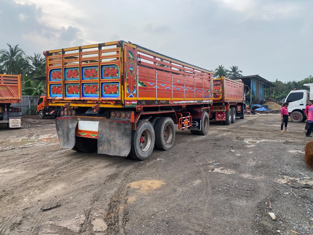 ISUZU FXZ 360แรงม้า รถบรรทุก 10ล้อ พ่วงแม่ลูก ปี2011 เลขไมล์มากกว่า 800,000 กม.