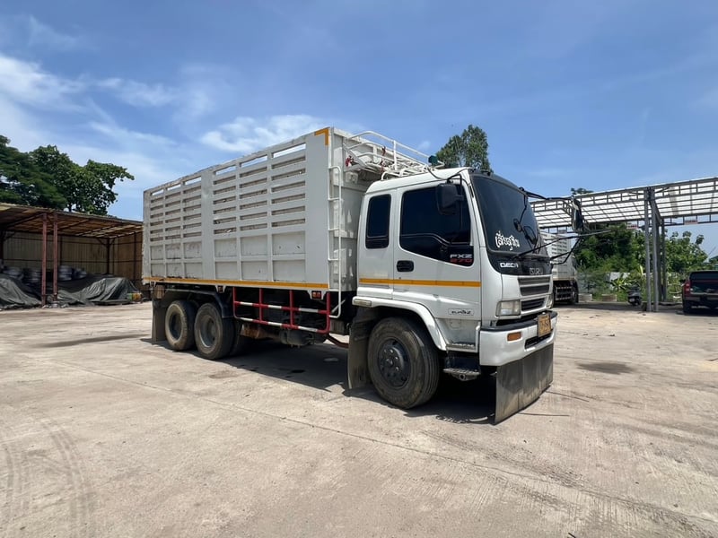 ISUZU FVM 200แรงม้า รถบรรทุก 10ล้อ กระบะเหล็ก ปี2015 ISUZU FVM 200แรงม้า รถบรรทุก 10ล้อ กระบะเหล็ก ปี2015