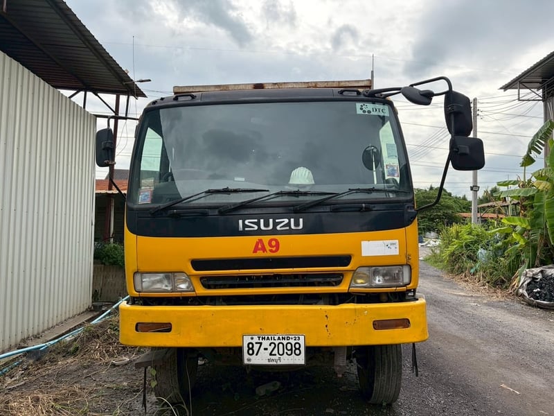 ISUZU FXZ 270แรงม้า รถบรรทุก 10ล้อ กระบะเหล็ก ปี1983