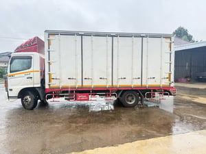 HINO FC รถบรรทุก 6ล้อ ตู้แห้ง