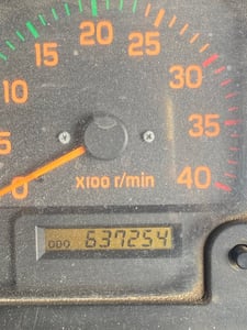 ISUZU FVM 200แรงม้า รถบรรทุก 10ล้อ กระบะเหล็ก ปี2015 เลขไมล์ 637,254 กม.