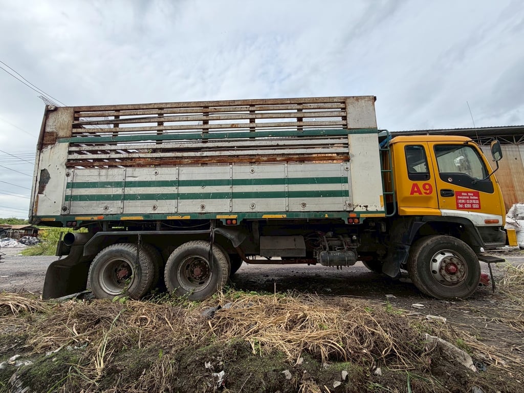 ISUZU FXZ 270แรงม้า รถบรรทุก 10ล้อ กระบะเหล็ก ปี1983