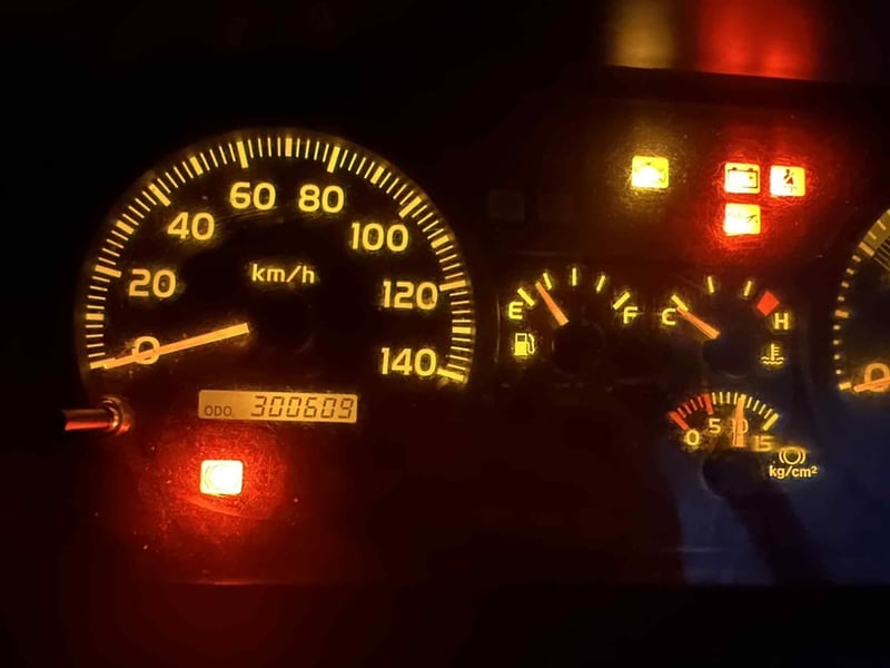 HINO FC รถบรรทุก 6ล้อ ตู้แห้ง