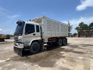 ISUZU FVM 200แรงม้า รถบรรทุก 10ล้อ กระบะเหล็ก ปี2015 เลขไมล์ 637,254 กม.