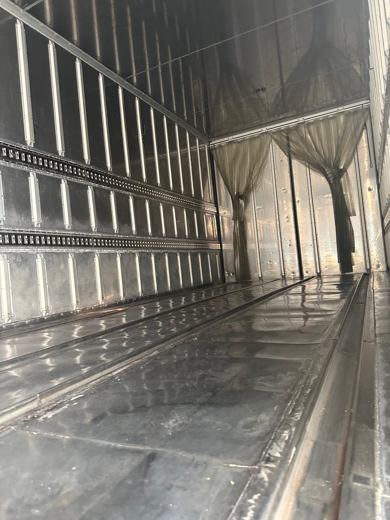 สิบล้อ FVM240 เพลาเดียวตู้เย็น มีลิฟต์ท้าย ปี 56 ยาว 7.8 เมตร รถสวยบางเดิม พร้อมใช้ทุกคัน ยางเต็มสิบเส้น สดจัดไฟแนนซ์ได้ 🚨เน้นโทรนะครับ