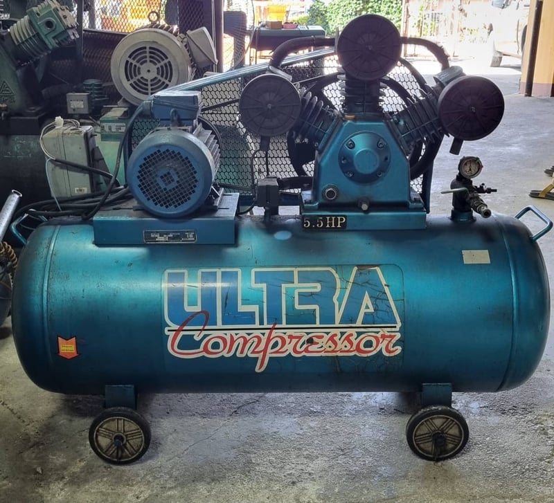 ขาย.ปั๊มลม อัลตร้า ULTRA 5.5 แรงม้า รุ่น TA80-260L ไฟ 380 V. ราคา 28,500 บาท ใช้งานได้ตามปกติ