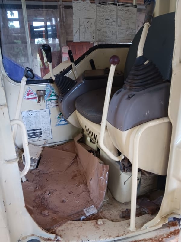 รถขุดโกเบ5ตัน พร้อมเทลเลอร์ รถขุดโกเบ5ตัน พร้อมเทลเลอร์