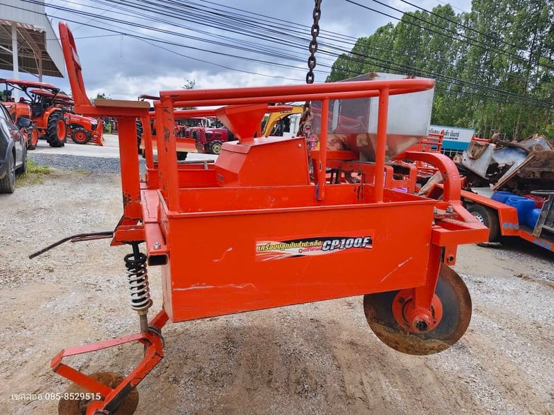 เครื่องปลูกมัน ตราช้าง cp100F