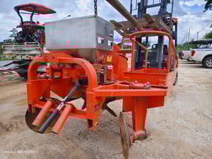 เครื่องปลูกมัน ตราช้าง cp100F