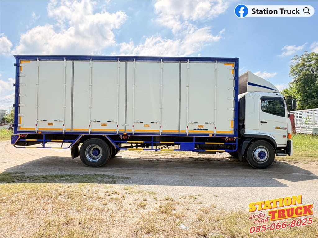 HINO FG 240แรงม้า รถบรรทุก 6ล้อ ตู้แห้ง ปี2023 เลขไมล์ 196,719 กม. HINO FG 240แรงม้า รถบรรทุก 6ล้อ ตู้แห้ง ปี2023 เลขไมล์ 196,719 กม.