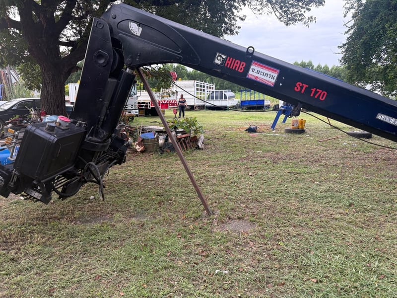 เครน Hiab ติดรถบรรทุก 6ตัน 4ปอก มือสองสภาพดี