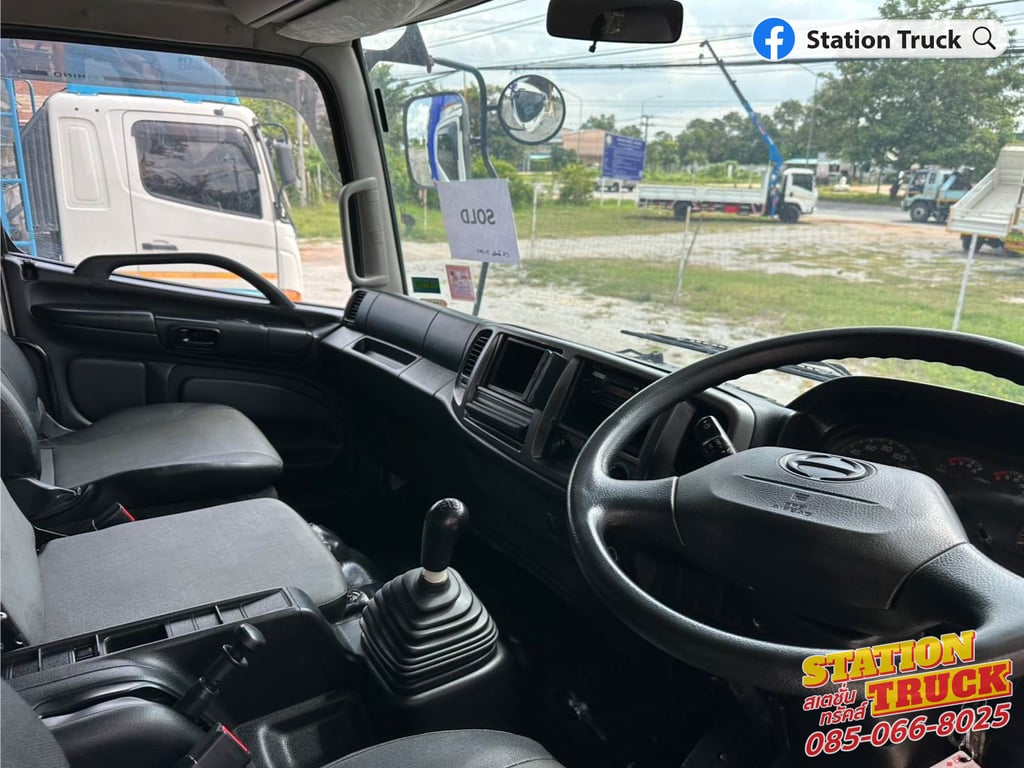 HINO FG 240แรงม้า รถบรรทุก 6ล้อ ตู้แห้ง ปี2021